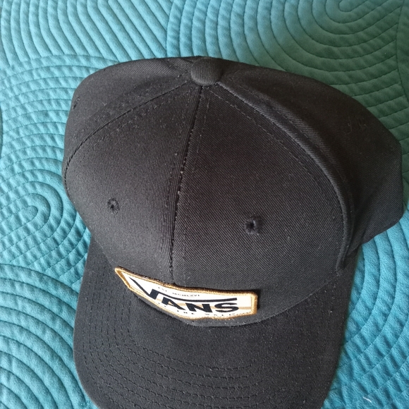 VANS Off The Wall Snap Back Black Hat Cap Embroidered Tan Logo - Picture 3 of 9